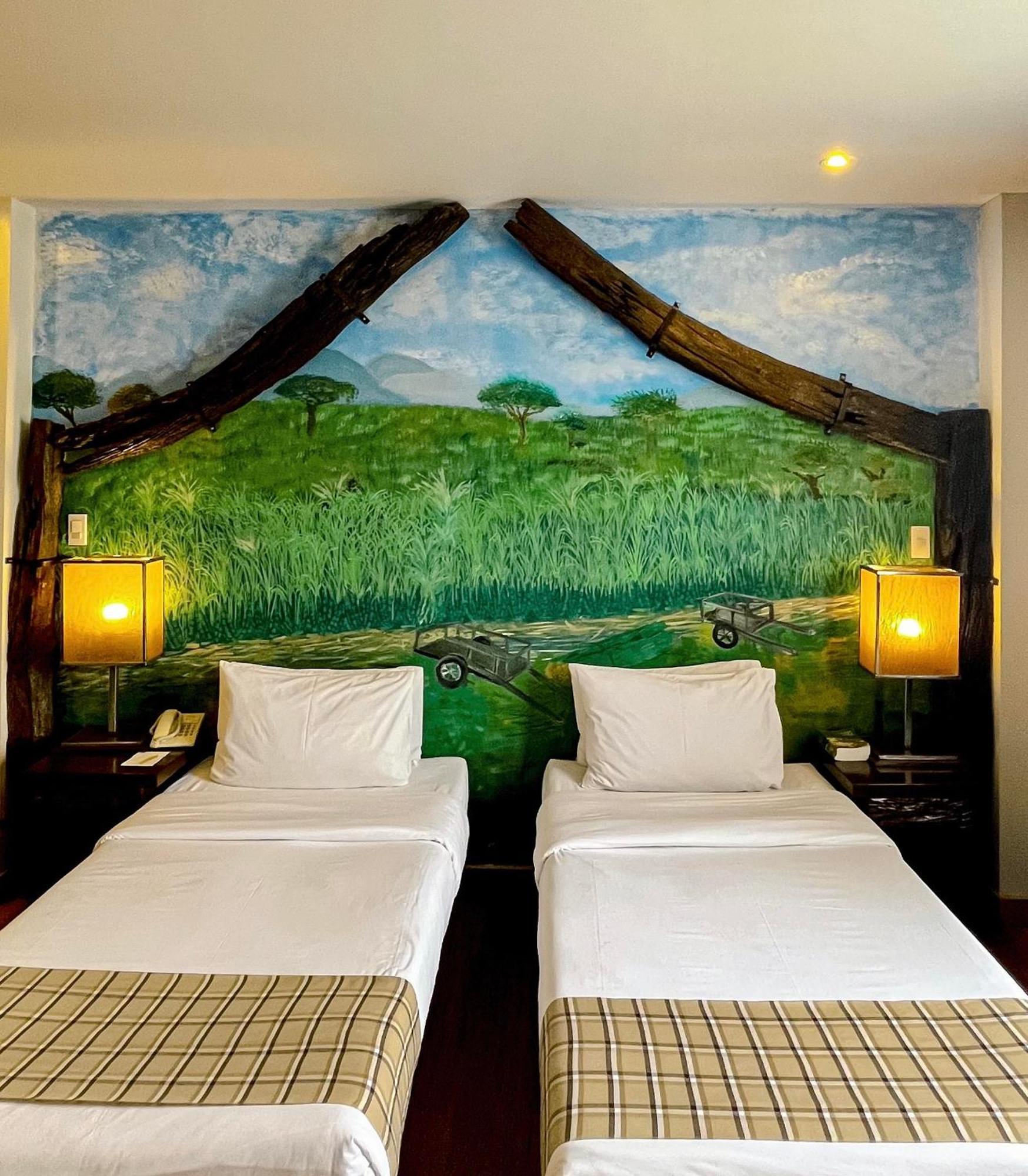Nature'S Village Resort Баколод Экстерьер фото